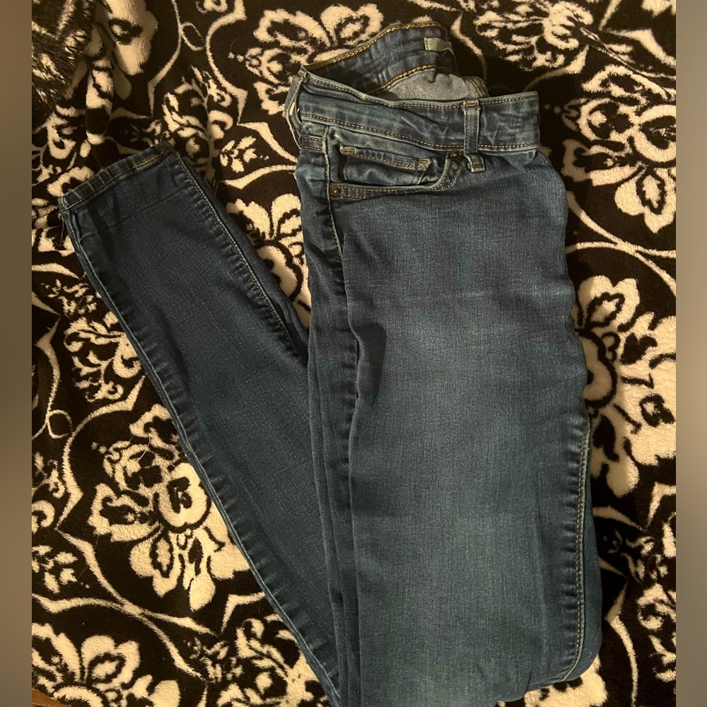 Women’s Levi’s - 711 Skinny - Size 26